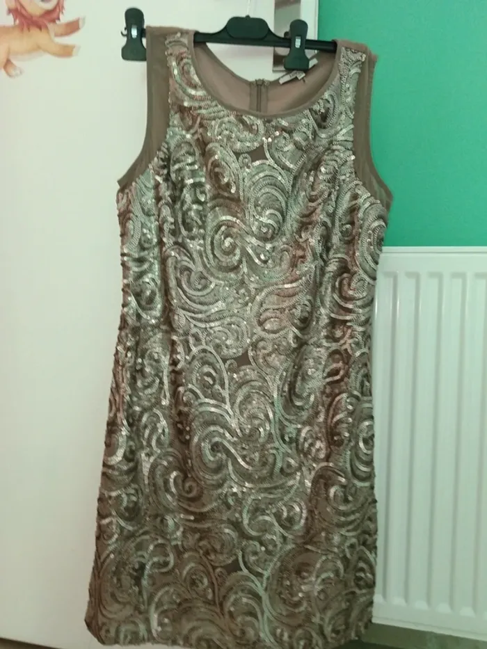 Robe à paillettes beige marron Taille 40