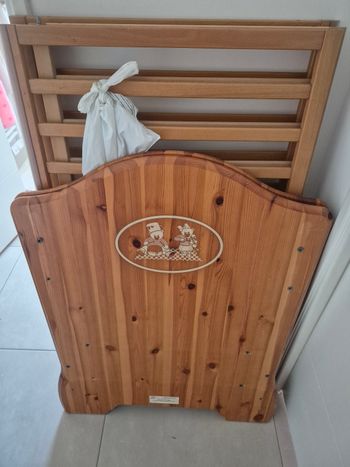 Lit bébé avec son coffre a jouet