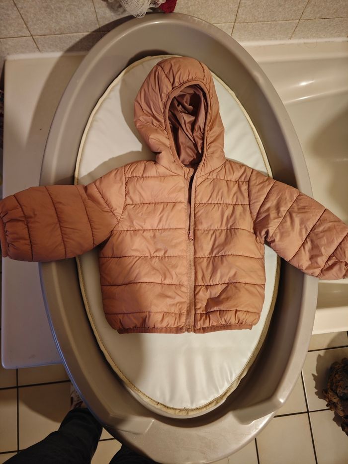 Doudoune légère bébé fille 12 mois bon état