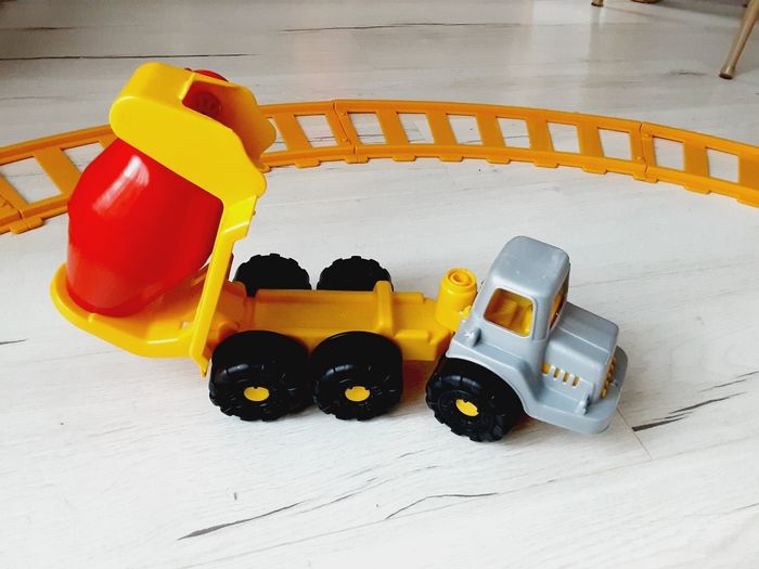 Jeu jouet enfant engin véhicule de chantier bétonneuse toupie à béton 33 x 19 cm - photo numéro 2