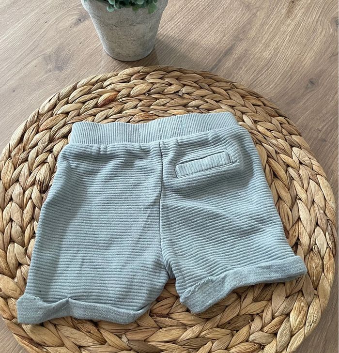 Short 3 mois - photo numéro 2