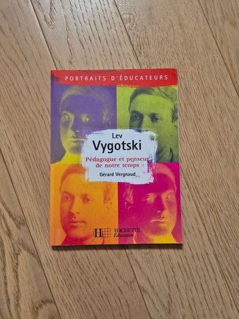 Livre Lev Vygotski pédagogue et penseur de notre temps, neuf 📚