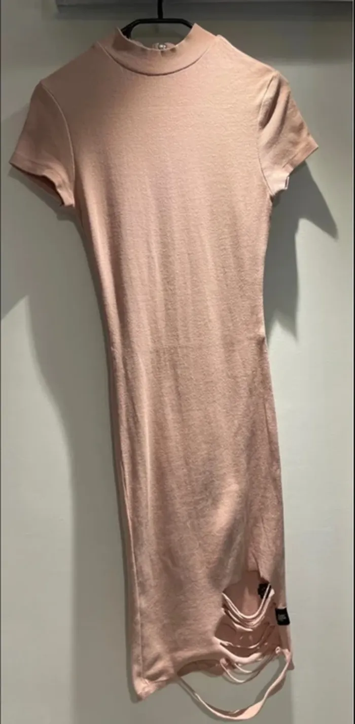 Robe moulante Sixth June rose poudré – taille S – très bon état