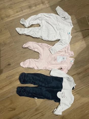 Lot 3 pyjamas