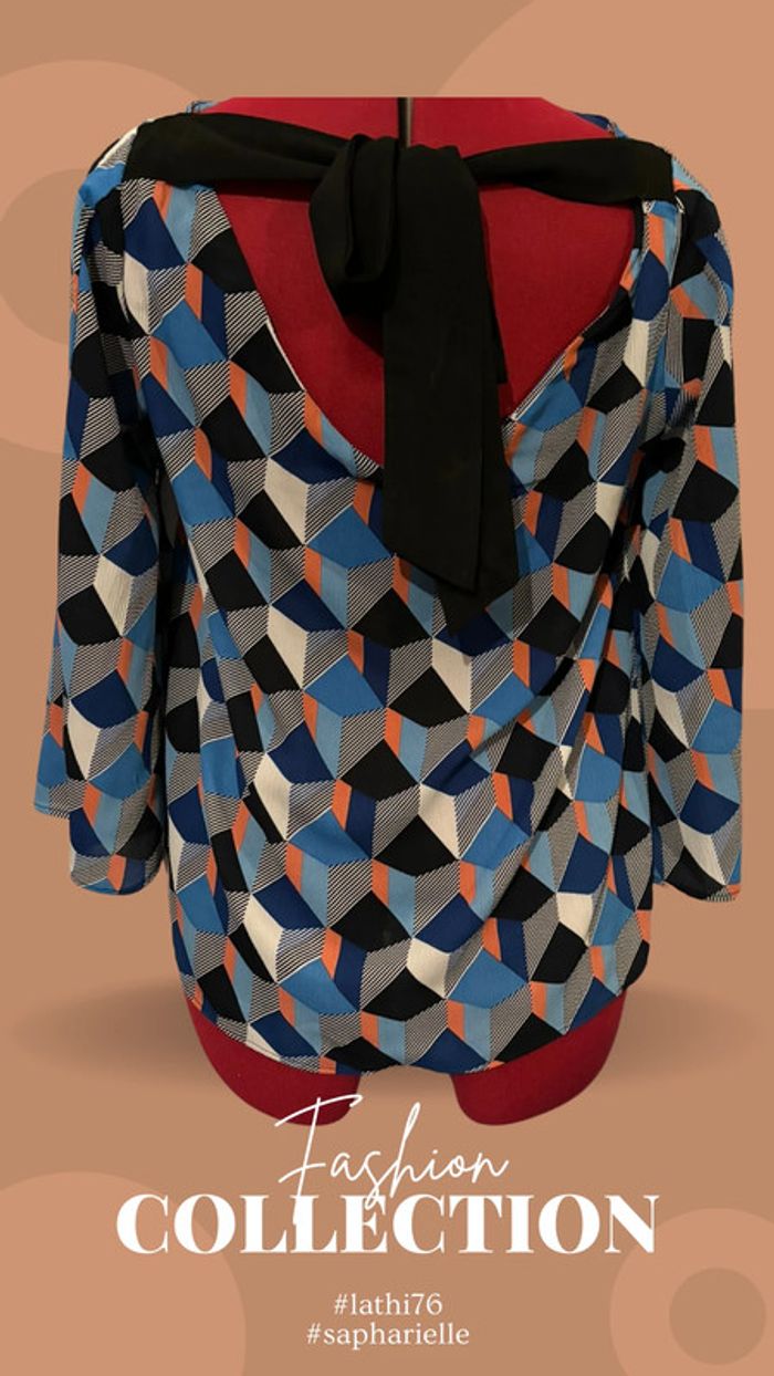 Blouse bleue à imprimé géométrique à nouer dans le dos - photo numéro 2