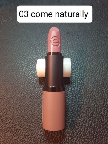 Rouge à lèvres Essence 03 come naturally