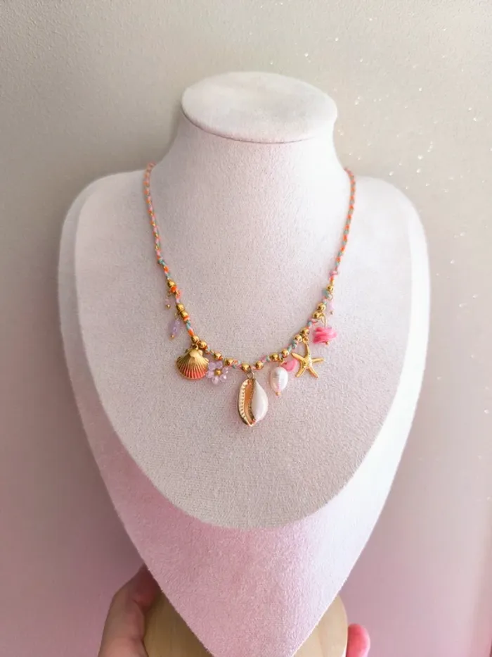 Collier doré et rose avec charms marins et fleur - photo numéro 9