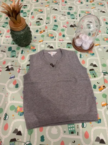 Pull sans manches kidkanai 24 mois