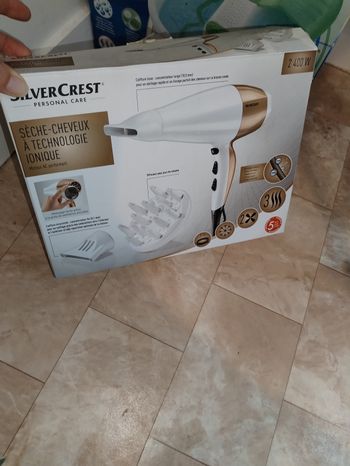 Sèche-cheveux ionique avec accessoires