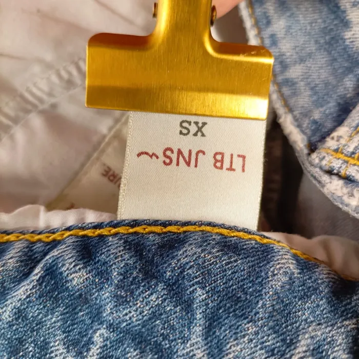 Short en jean délavé bleu clair Ltb jns T.XS coupe droite casual A922 - photo numéro 10