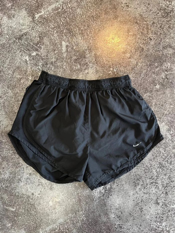 Short sport noir femme Nike taille M Pantalón corto deportivo mujer Pantaloncino donna Damen