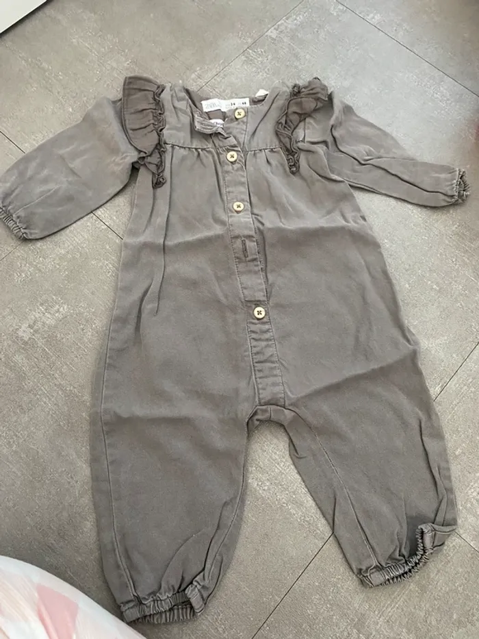 Combinaison grise Zara