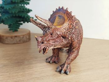 Figurine triceratops Animal préhistorique
