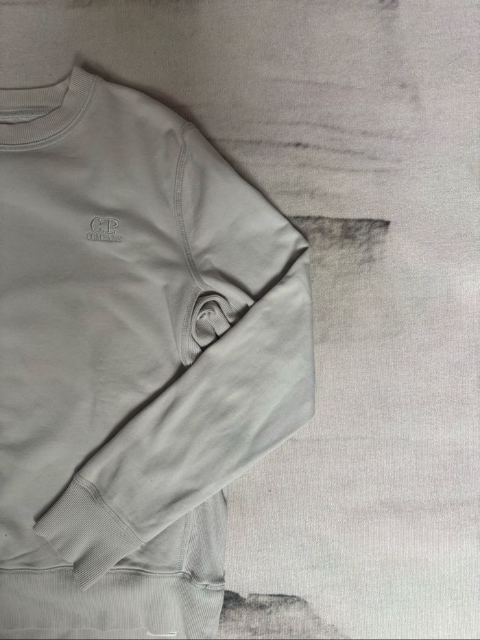 Sweat C.P Company taille S blanc logo brodé ton sur ton - photo numéro 6
