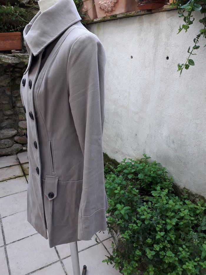 Manteau mi-saison beige très finement côtelé - photo numéro 4