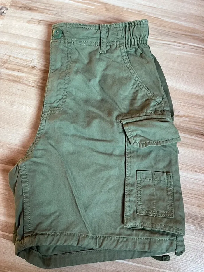 short cargo kaki bershka - photo numéro 3