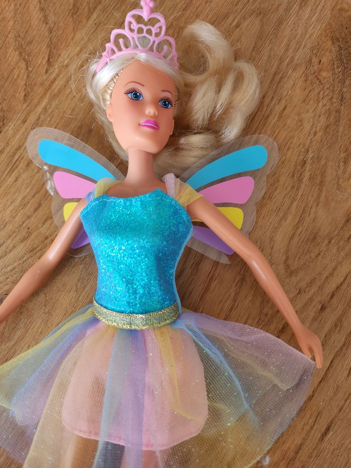 Poupée mannequin papillon tutu arc en ciel - photo numéro 2
