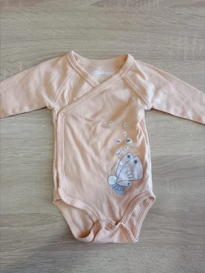 C44 Lot bodies kitchoun 3 mois - photo numéro 3