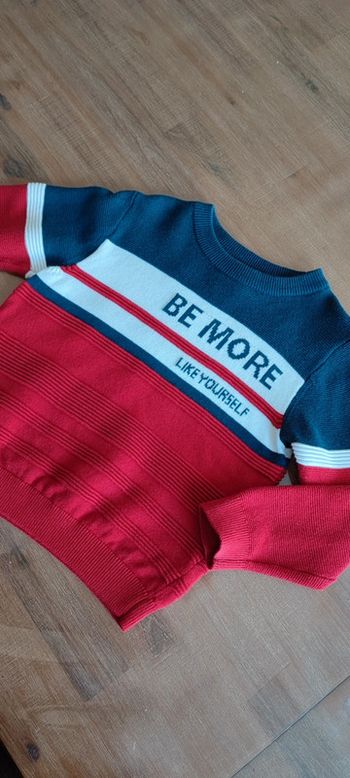 Pull bleu et rouge 3 ans