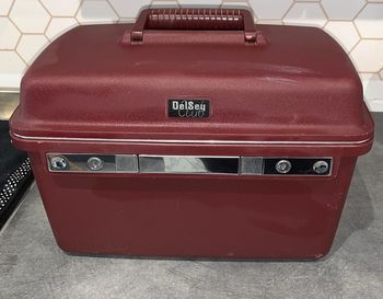 Vanity Bordeaux Vintage Delsey Club
