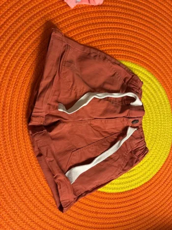 Joli short fille 4 ans kiabi état neuf taille ajustable couleur brique