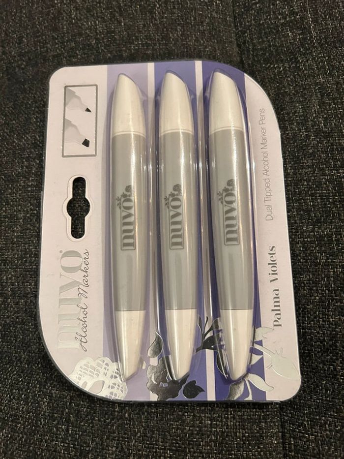 Lot neuf de 3 marqueurs à alcool Nuvo violets