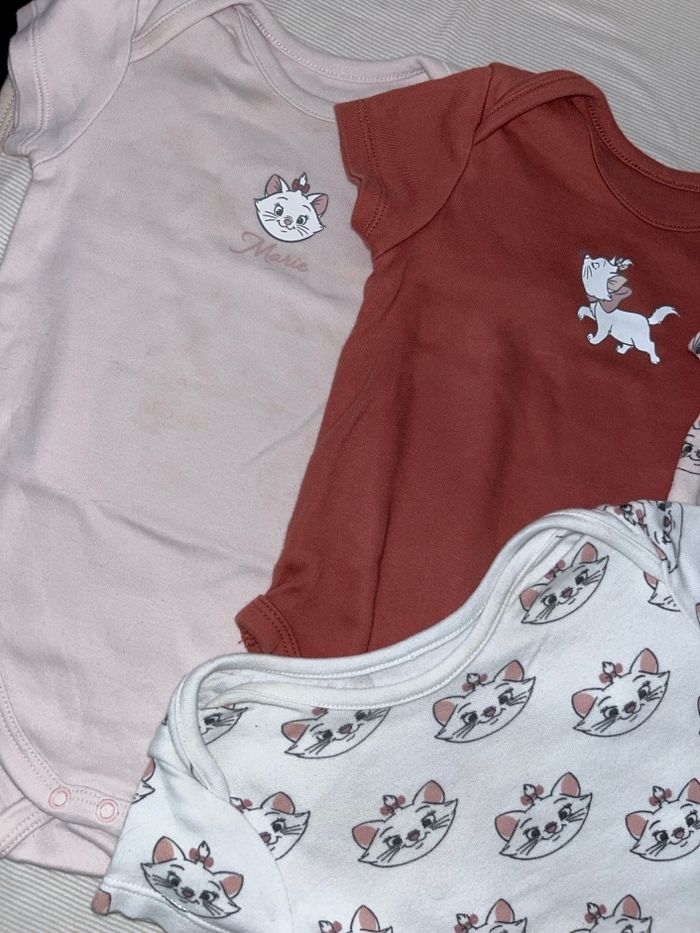 Lot de 5 bodies Disney Marie – 6/9 mois - photo numéro 4