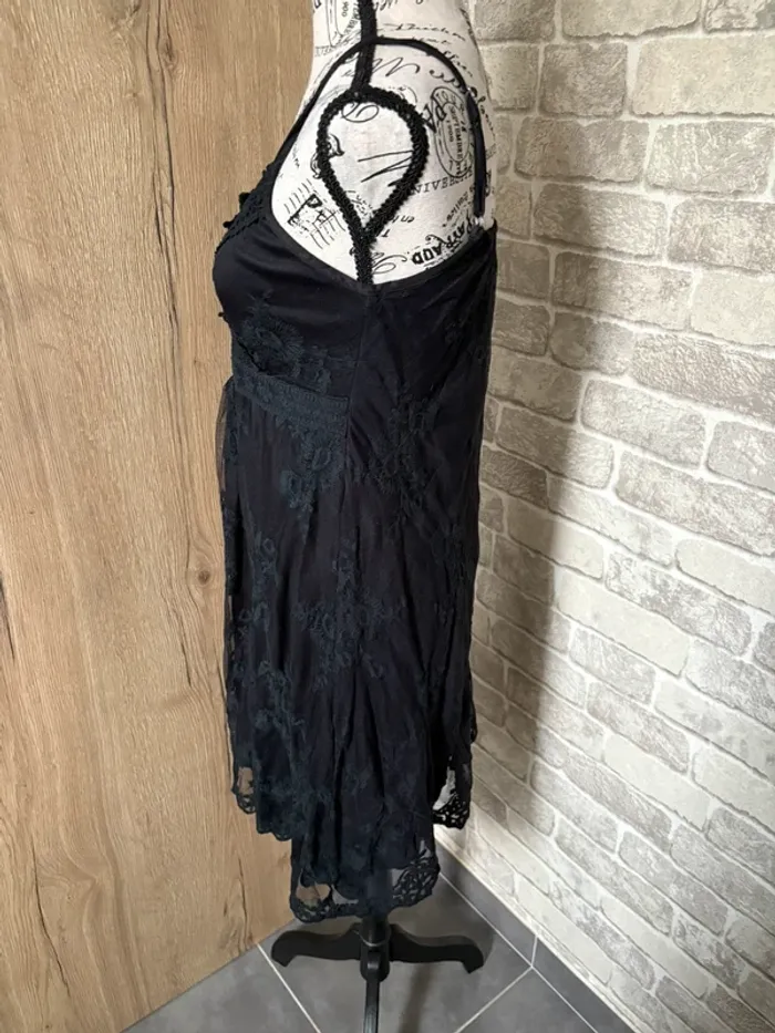 Robe dentelle taille 36 - photo numéro 2