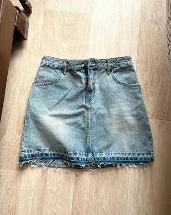 Jupe en jean taille M achetée en Corée du Sud excellent état-> Petite jupe en jean achetée en Corée