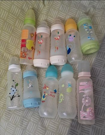 10 biberons plastiques