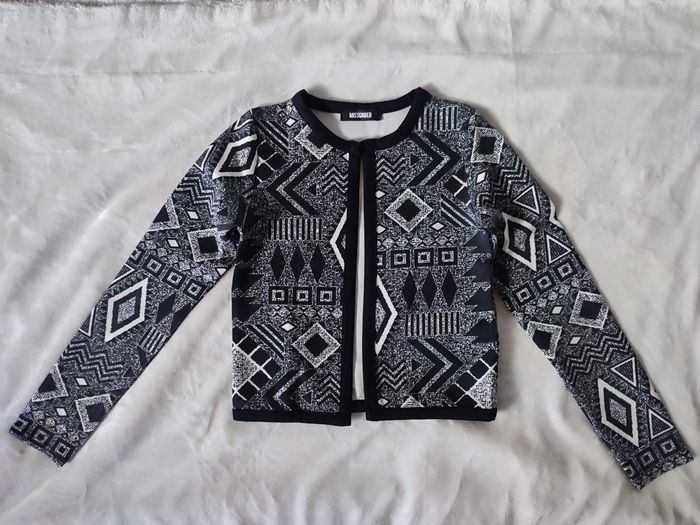 Veste à motif asteque taille 34 marque missguided