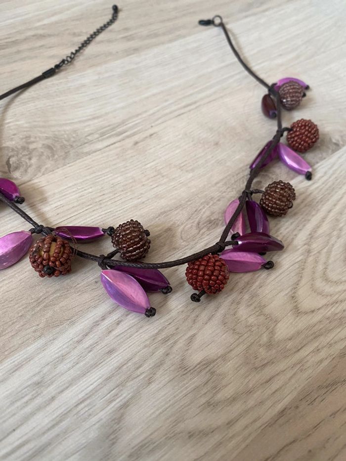 Collier pendentif violet