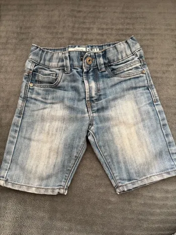 Short 4 ans