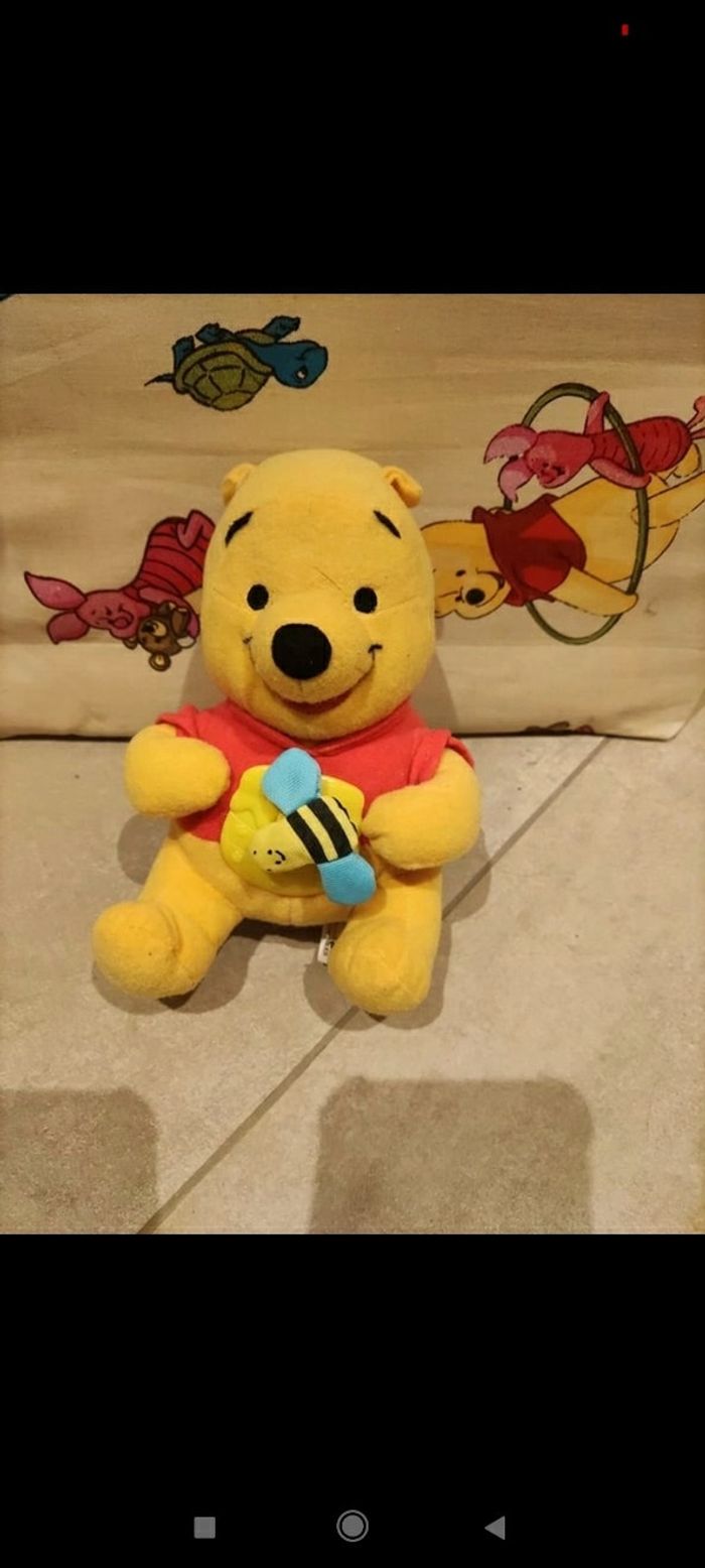 Peluche Winnie vibrant