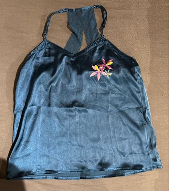 Haut de pyjama bleu canard en soie – TQF – Taille M – Neuf