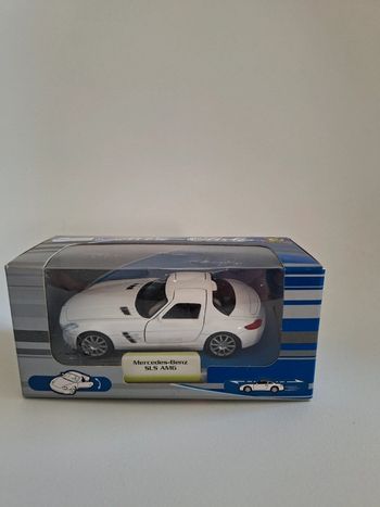 Mercedes  sls amg - blanche