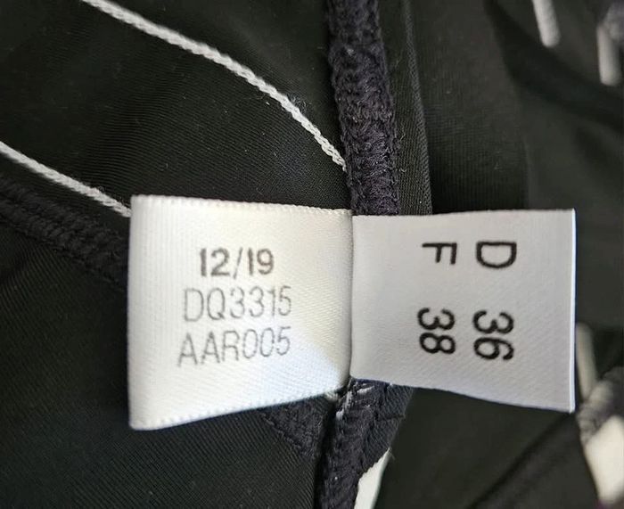 Brassière.
Adidas.
Taille : 36 (voir étiquette) - photo numéro 11