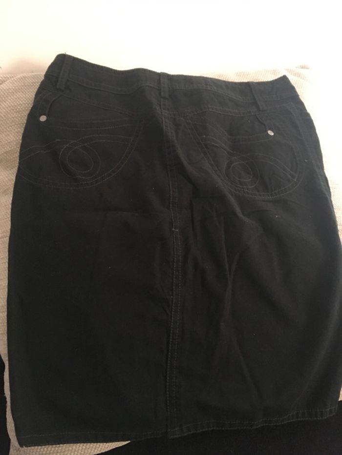 Jupe noire taille 38 MNG - photo numéro 2