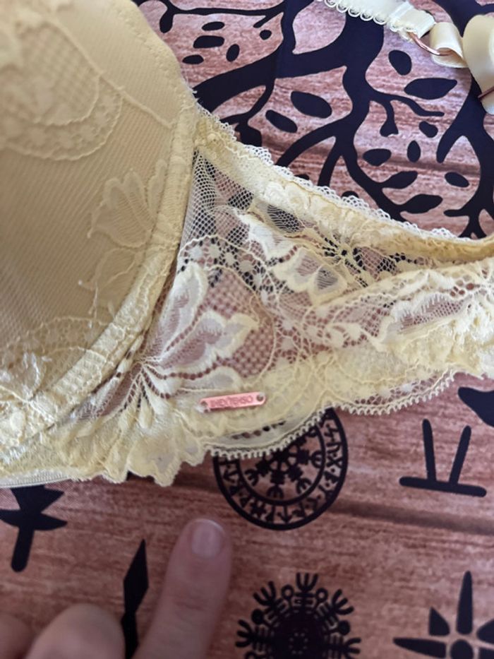 Soutien gorge jaune femme - photo numéro 4