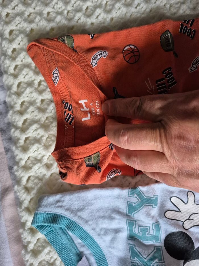 Lots tee-shirts - photo numéro 3