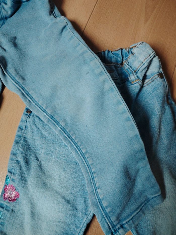 Lot jeans 2ans - photo numéro 2