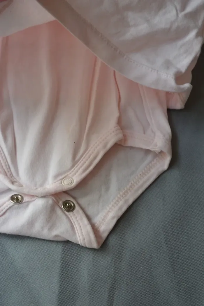 Body Vertbaudet Rose Fille 3-6 mois - Très Bon État - photo numéro 4