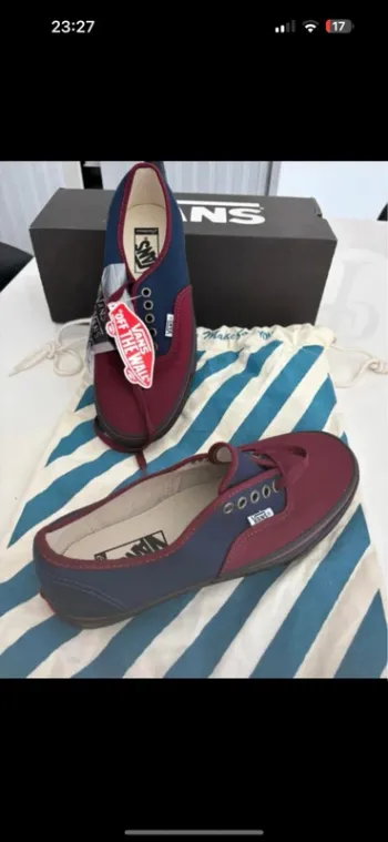 Vans Authentic Femme Taille 38 - Neuf avec Boîte et Sac - Bordeaux/Bleu Marine