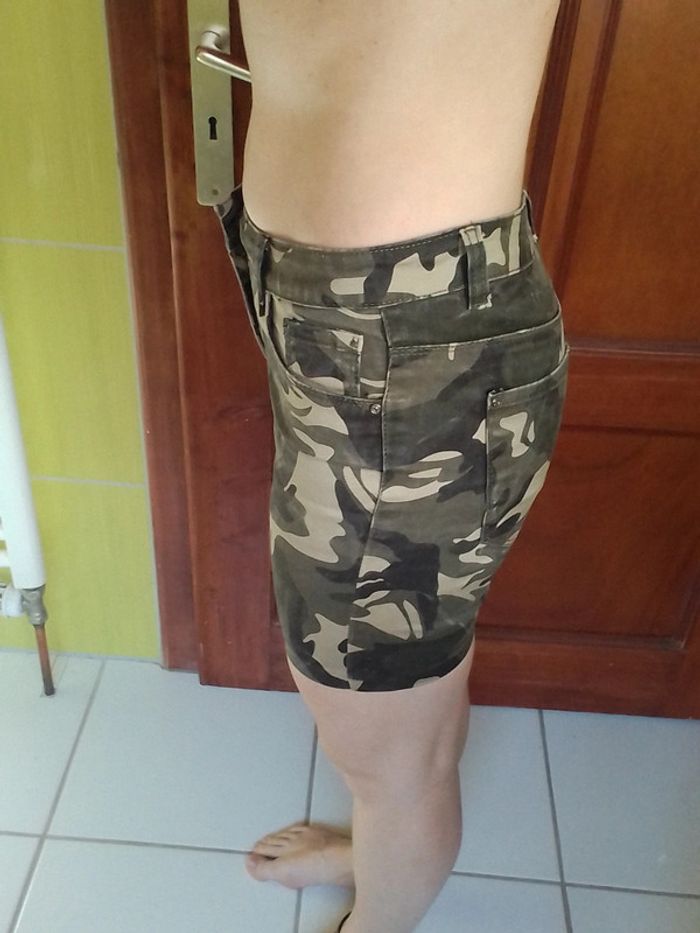 Short femme vert camouflage Goodies - photo numéro 3