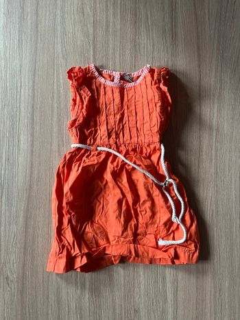 Robe tape à l’œil orange
