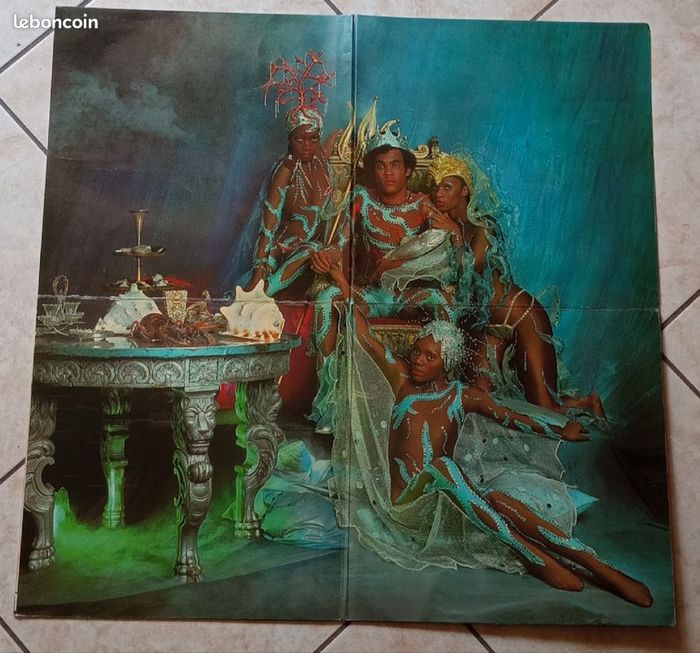 Vends Vinyle Boney M. Océans of fantasy vitesse 33 tours format 30 cm année 1976 - photo numéro 8