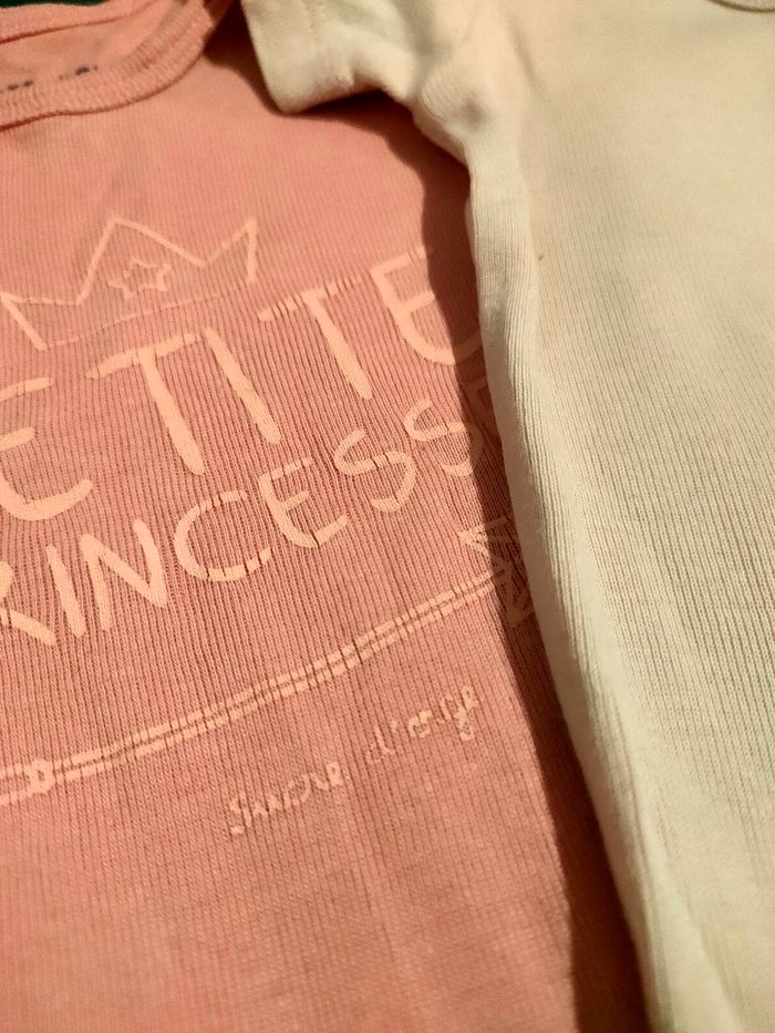 Lot de bodies 3 mois - photo numéro 3