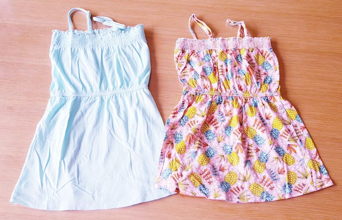 🌸 Lot de 2 robes à bretelles - Kiabi - 2 ans 🌸 - photo numéro 4