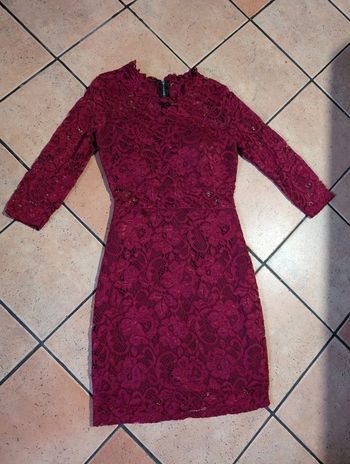 Robe moulante dentelle