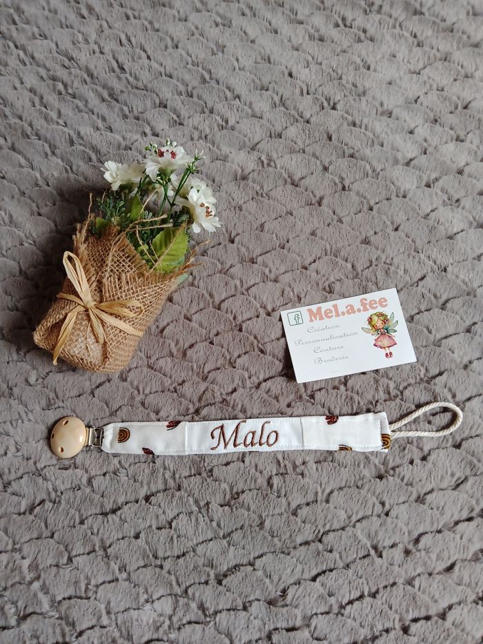 Attache tétine personnalisée